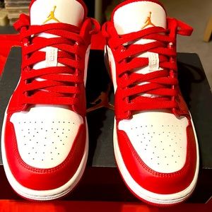 Jordan 1 low cardinal red size 11.5